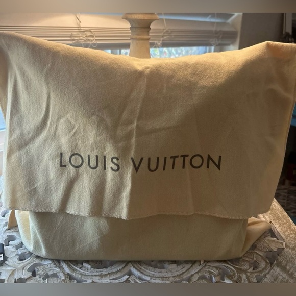 Sale ~ Louis Vuitton Houston, Custom - 100% Authentic - Picture 5 of 10